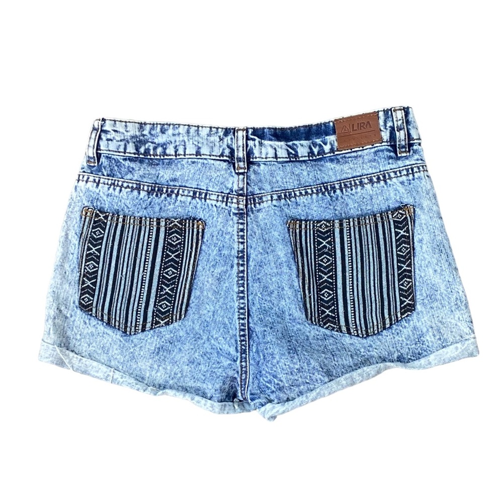 Woman’s Lira acid wash denim distressed jean shorts size 9